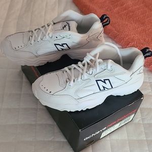 Achieve new balance 607 ladies tennis shoes size 6 1/2